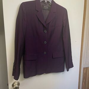 Dana Buchman plum colored Blazer size 6 petite, never worn , ptp 19, length 25”